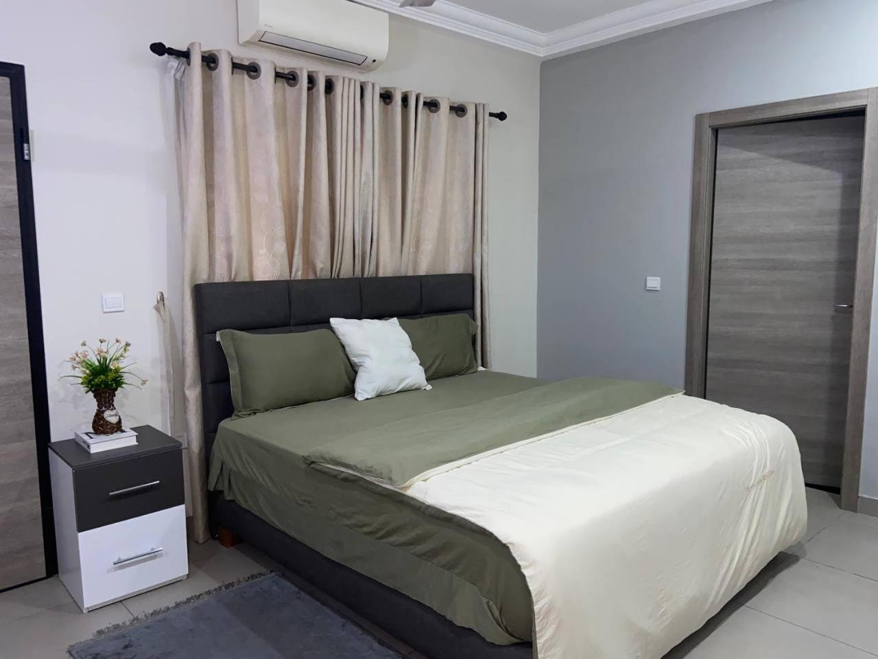 Queens View Apartment أكرا المظهر الخارجي الصورة